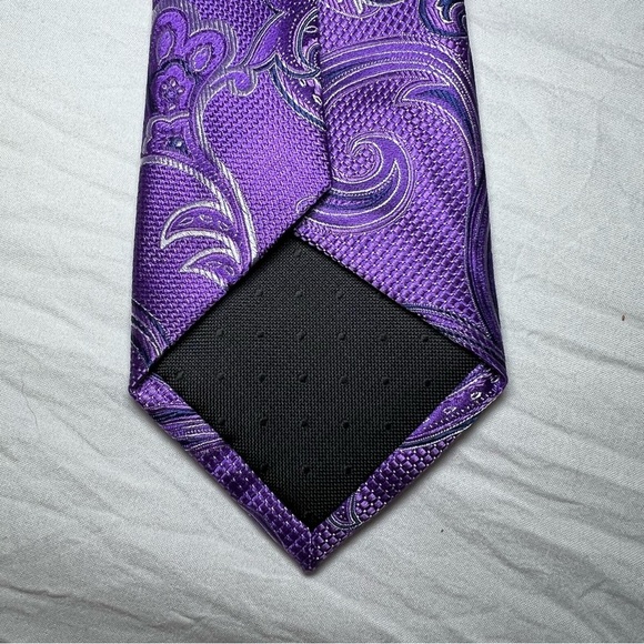 Nordstrom Men’s Shop Purple & Silver 100% Sill Paisley Tie - Picture 3 of 5